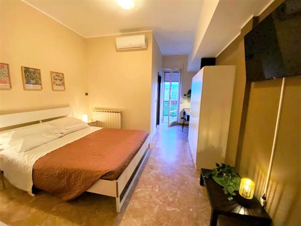 Casa Viola A 900 Mt Dalla Staz. Centrale Pescara Bagian luar foto