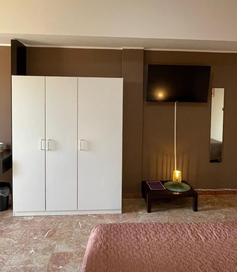 Casa Viola A 900 Mt Dalla Staz. Centrale Pescara Bagian luar foto