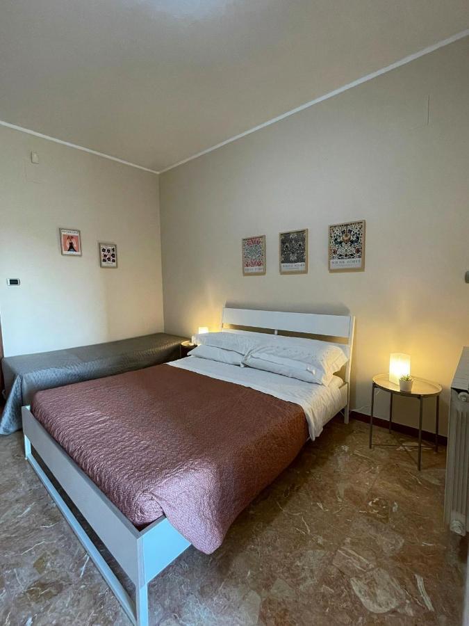 Casa Viola A 900 Mt Dalla Staz. Centrale Pescara Bagian luar foto